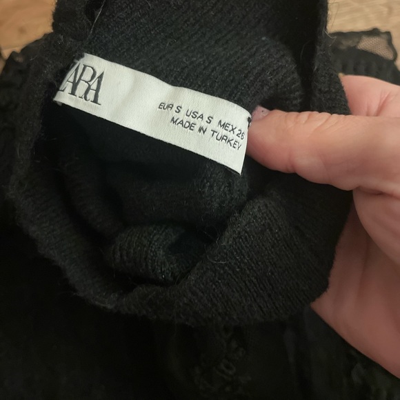 Zara ruffled knit blouse Used once - Picture 2 of 3
